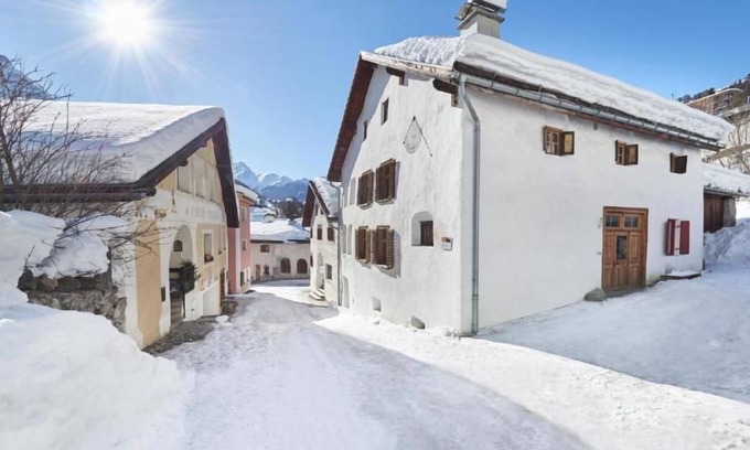 Engadin Scoul House | Holiday house Scuol for 1 - 6 persons with 3 bedrooms - Historical building