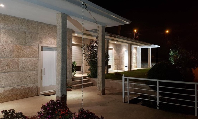 Portela House | Holiday house Sobreposta for 1 - 10 persons with 5 bedrooms - Holiday home