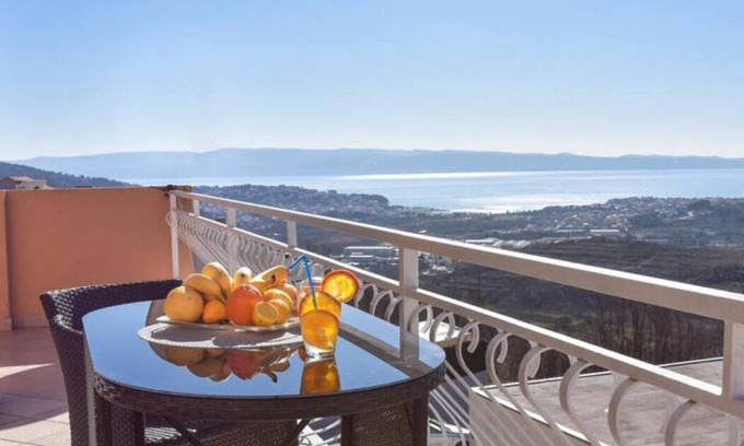 Mravince House | Holiday house Solin for 1 - 12 persons with 7 bedrooms - Holiday home