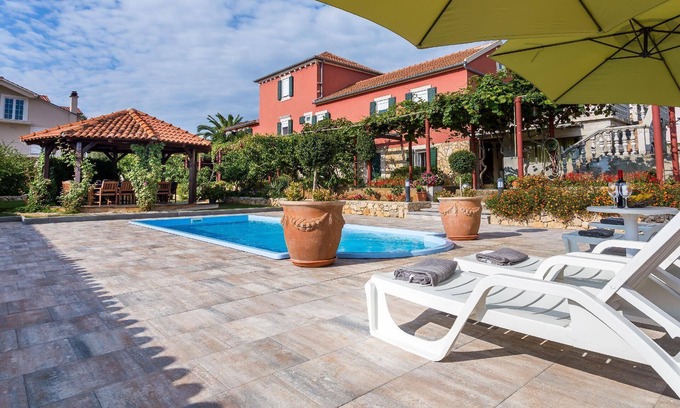 Ugljan House | Holiday house Ugljan (Ort) for 1 - 14 persons with 7 bedrooms - Holiday house