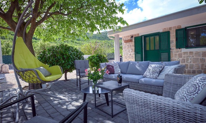 Vrgorac House | Holiday house Vrgorac for 1 - 6 persons with 2 bedrooms - Holiday home