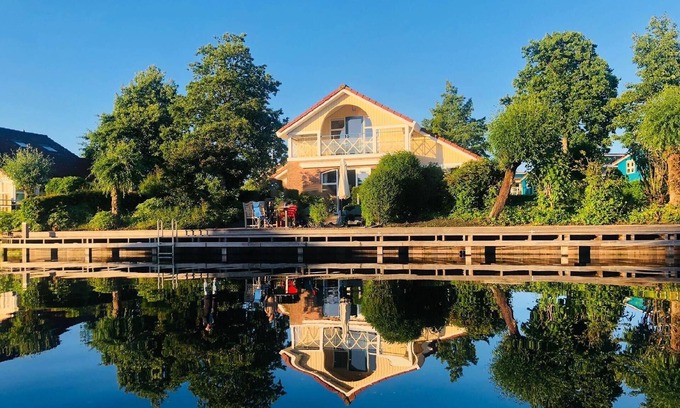 Workum House | Holiday house Workum for 1 - 6 persons with 3 bedrooms - Holiday house