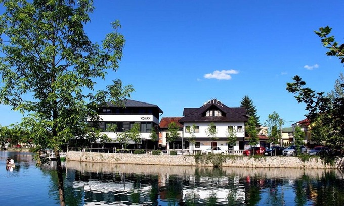 Mali Radic House | Holiday In Bihać - Triple Room with Shower 1