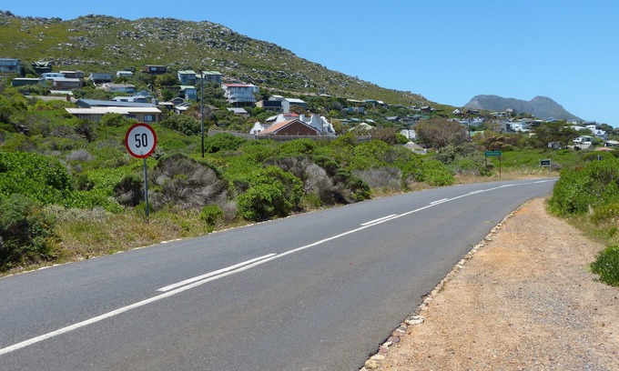Cape Peninsula House | Holiday in style in Cape Towns most sought after Consevation Village.