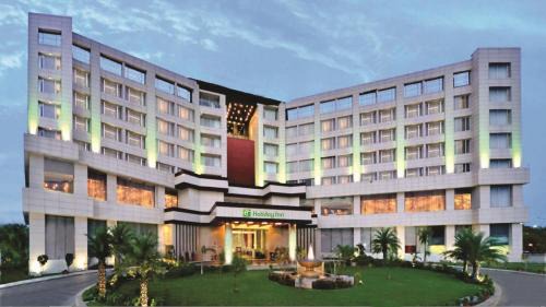 Panchkula Hotel | Holiday Inn Chandigarh Panchkula, an IHG Hotel