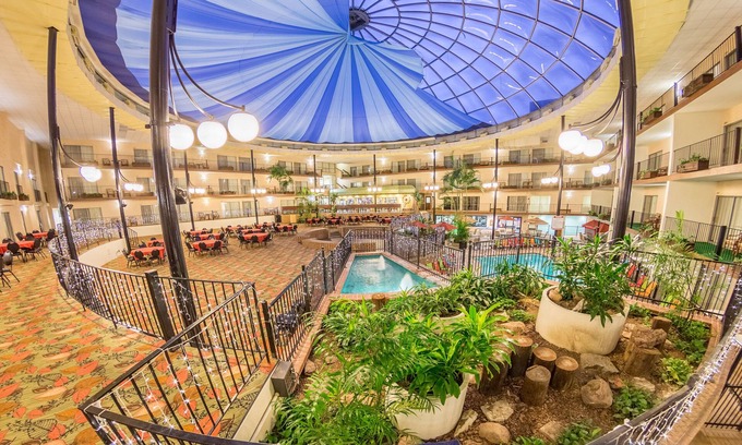 Greater South Side Hotel | Holiday Inn Des Moines-Airport/Conf Center by IHG