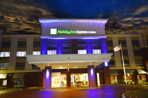 Perrysburg Hotel | Holiday Inn Express & Suites Toledo South - Perrysburg by IHG