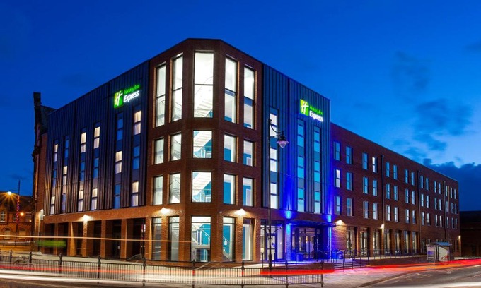 Barrow-in-Furness Hotel | Holiday Inn Express - Barrow-in-Furness & South Lakes by IHG