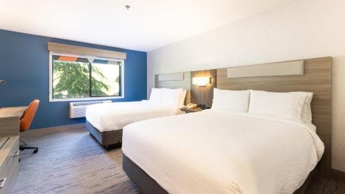 Meridian Hotel | Holiday Inn Express Bellingham by IHG