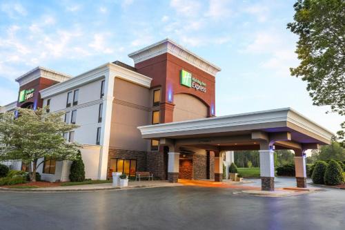 Burlington Hotel | Holiday Inn Express Burlington by IHG