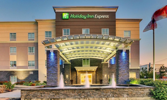Cheektowaga Hotel | Holiday Inn Express Cheektowaga North East by IHG