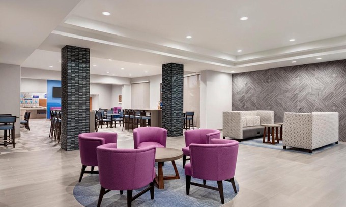 Dumfries Hotel | Holiday Inn Express Dumfries-Quantico by IHG