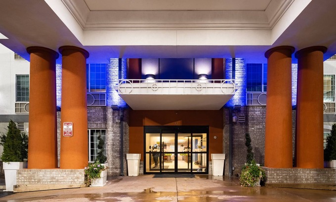 Evanston Hotel | Holiday Inn Express Evanston by IHG