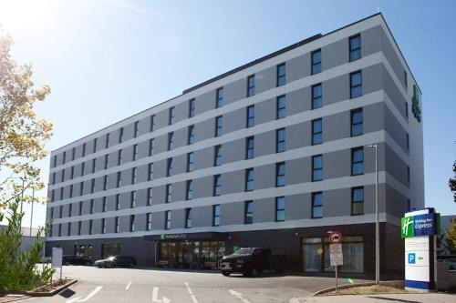 Raunheim Hotel | Holiday Inn Express Frankfurt Airport - Raunheim by IHG