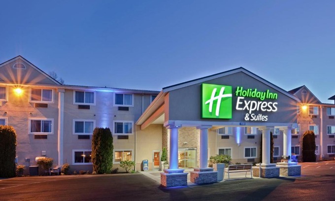 Burlington Hotel | Holiday Inn Express Hotels & Suites Burlington by IHG