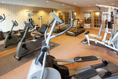 Halfway Hotel | Holiday Inn Express Hotel & Suites Hagerstown by IHG