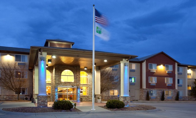 Scottsbluff Hotel | Holiday Inn Express Hotel & Suites Scottsbluff-Gering by IHG