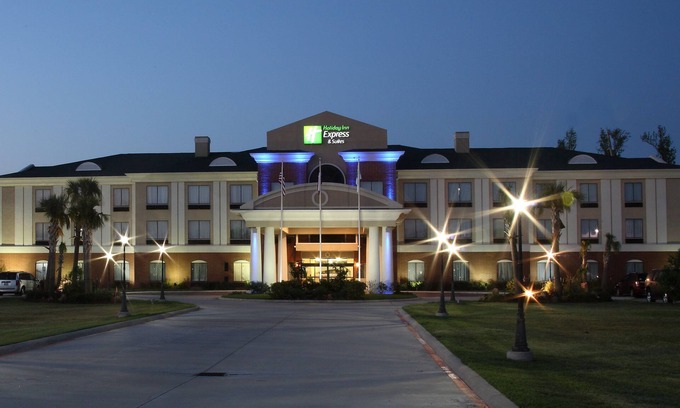 Orange Hotel | Holiday Inn Express Hotel & Suites Orange by IHG