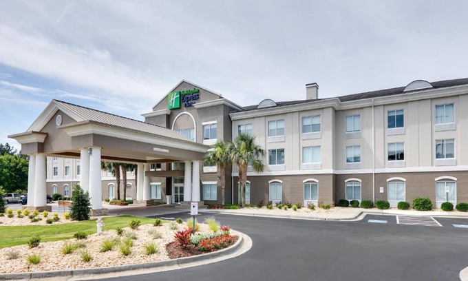 Dublin Hotel | Holiday Inn Express Hotel & Suites Dublin by IHG