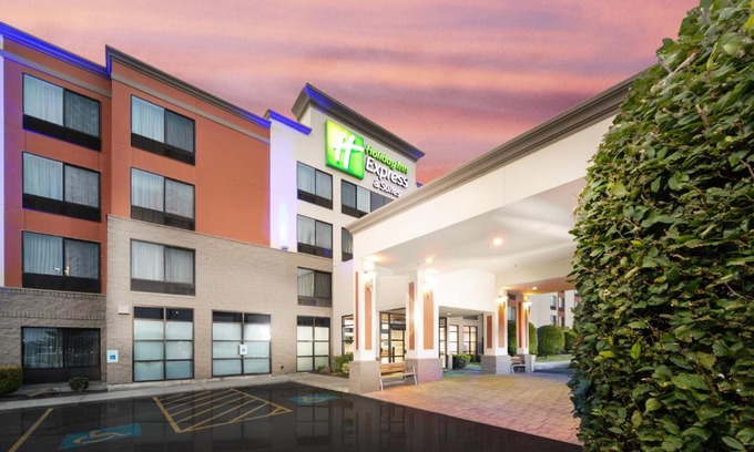 Pasco Hotel | Holiday Inn Express Hotel & Suites Pasco-TriCities by IHG