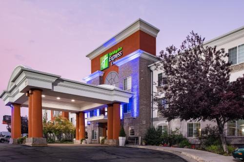Evanston Hotel | Holiday Inn Express Hotel & Suites Evanston by IHG