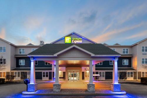 Freeport Hotel | Holiday Inn Express Hotel & Suites Freeport by IHG