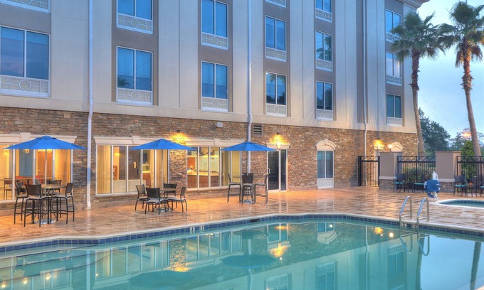 Saraland Hotel | Holiday Inn Express Hotel & Suites Mobile/Saraland by IHG