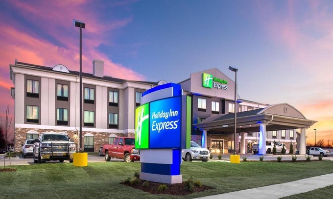 Hutchinson Hotel | Holiday Inn Express Hutchison by IHG