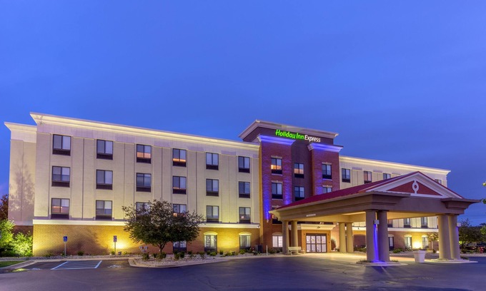 Indianapolis Hotel | Holiday Inn Express Indianapolis - Southeast by IHG