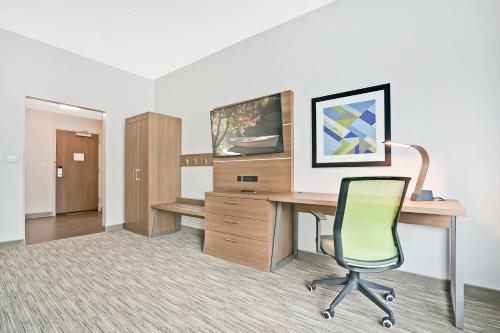Southside Hotel | Holiday Inn Express - Jacksonville South Bartram Prk by IHG