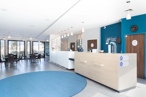 Vitrolles Hotel | Holiday Inn Express - Marseille Airport by IHG