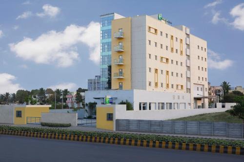 Nashik Hotel | Holiday Inn Express Nashik Indira Nagar by IHG