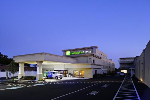 Essington Hotel | Holiday Inn Express Philadelphia Airport by IHG