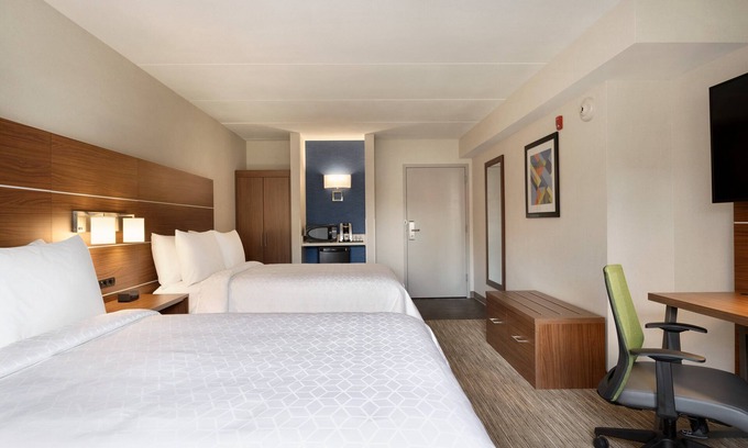 Plattsburgh Hotel | Holiday Inn Express Plattsburgh by IHG