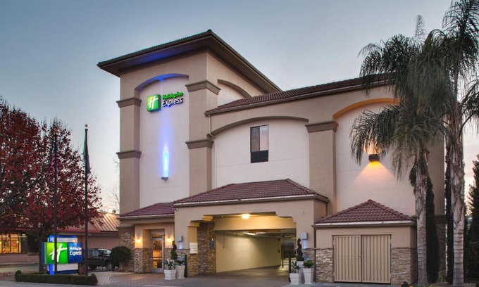 Staumbaugh Heller Hotel | Holiday Inn Express Redwood City Central by IHG