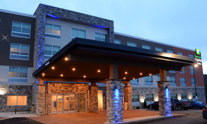 Monroeville Hotel | Holiday Inn Express & Suites Pittsburgh - Monroeville by IHG