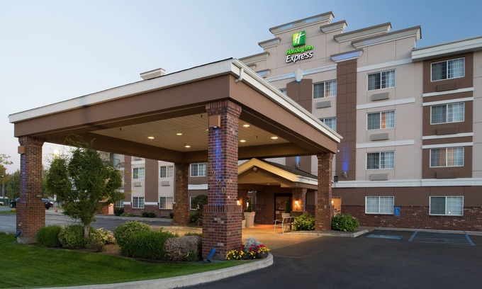 Spokane Valley Hotel | Holiday Inn Express Spokane-Valley by IHG