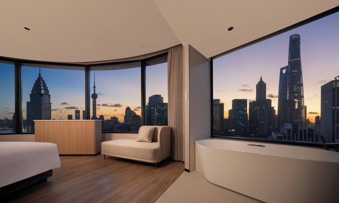 Downtown Shanghai Hotel | Holiday Inn Express Shanghai On The Bund by IHG