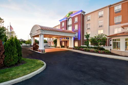 Schererville Hotel | Holiday Inn Express & Suites Schererville by IHG