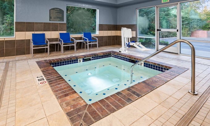 Marysville Hotel | Holiday Inn Express & Suites Marysville by IHG