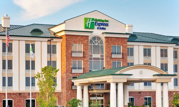 Millington Hotel | Holiday Inn Express & Suites Millington by IHG