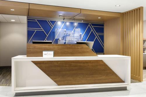Mount Saint Joseph Hotel | Holiday Inn Express & Suites Hebron - Cincinnati Airport by IHG