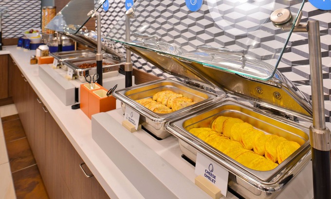 Price Hotel | Holiday Inn Express & Suites Price by IHG