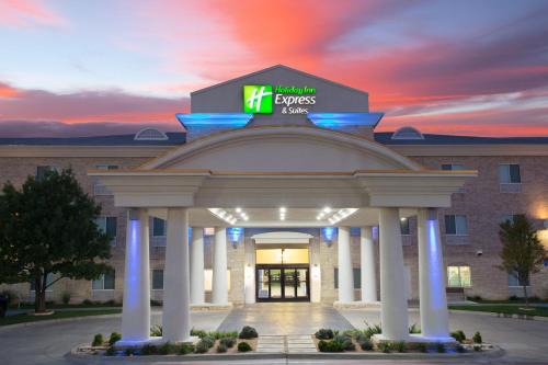 Amarillo Hotel | Holiday Inn Express & Suites Amarillo by IHG