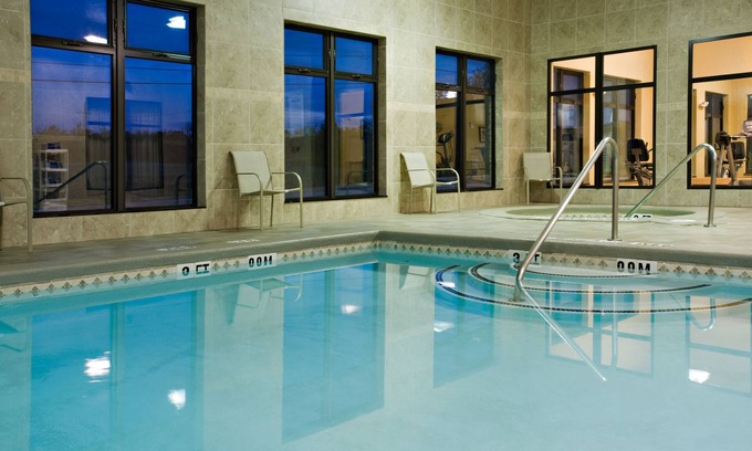 Borger Hotel | Holiday Inn Express & Suites Borger by IHG