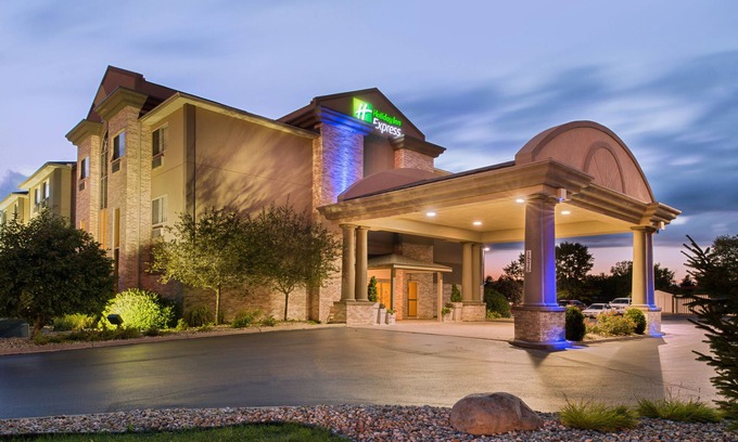 Bucyrus Hotel | Holiday Inn Express & Suites Bucyrus by IHG