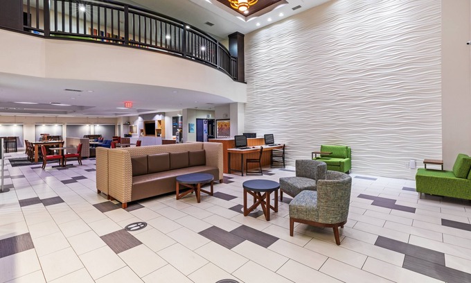 Vineyard Bay Hotel | Holiday Inn Express & Suites Austin NW - Lakeway by IHG