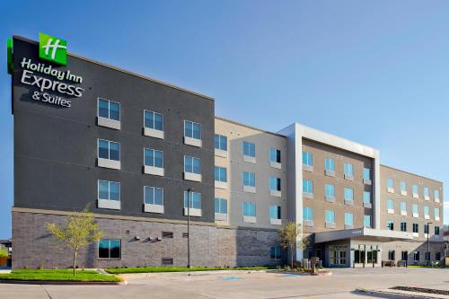 North Overton Hotel | Holiday Inn Express & Suites Lubbock Central - Univ Area by IHG