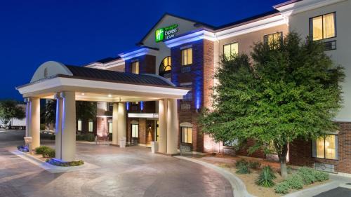 Midland Hotel | Holiday Inn Express & Suites Midland Loop 250 by IHG