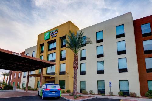 Desert Ridge West Hotel | Holiday Inn Express & Suites - Phoenix North - Scottsdale by IHG